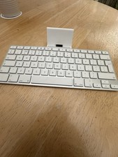 Apple iPad Keyboard Dock For 30-Pin Connector 1st 2nd 3rd Generation A1359 White