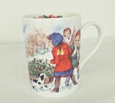 English Fine Bone China Mug For Ringtons 1993 Christmas Theme