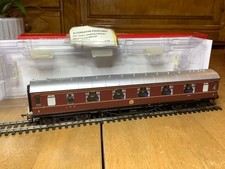 Hornby R4230B LMS Maroon Stanier 1st Class Corridor Coach