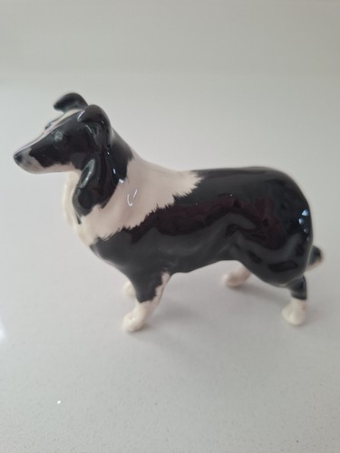 Beswick black and white border - white,