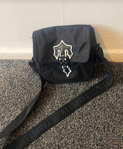Black trapstar manbag - black,
