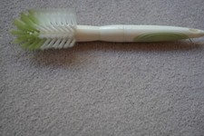 NEW Tommee Tippee 2 in 1 GREEN Bottle Brush and Teat Cleaner