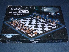 1999 Star Trek The Next Generation Chess Schach Set