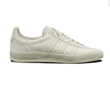 UK10/ EUR44 2/3- adidas