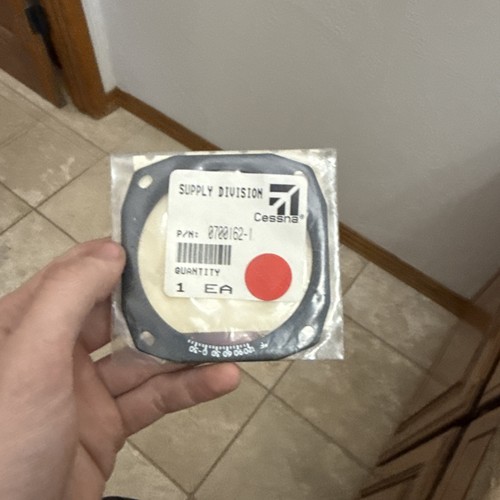 Cessna aircraft retainer n - cessna, p/n