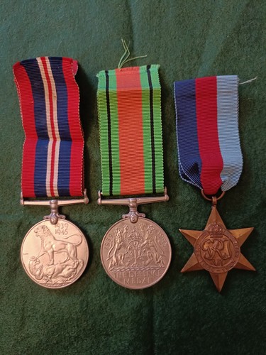Ww11 ww2 trio - of, medals