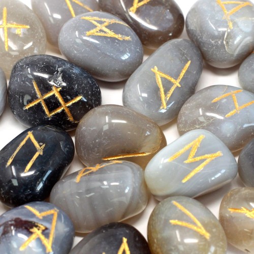 Runes stone set pouch - in,