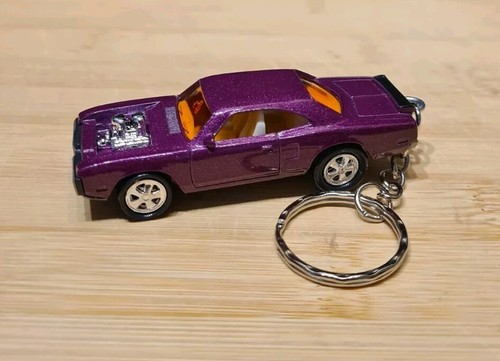 Diecast model car - 1/64,