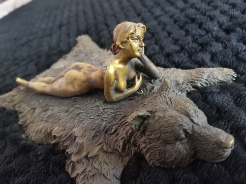 Naked bottom lady bear - naked,