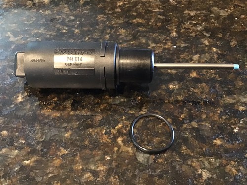 Genuine volvo v70 - s70, c70