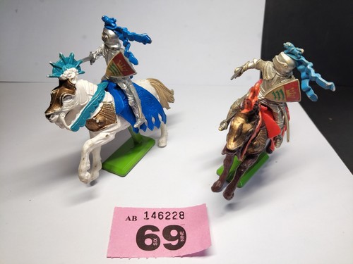 Britains deetail mounted - (two),