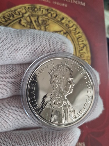 Royal mint five pounds - mint,