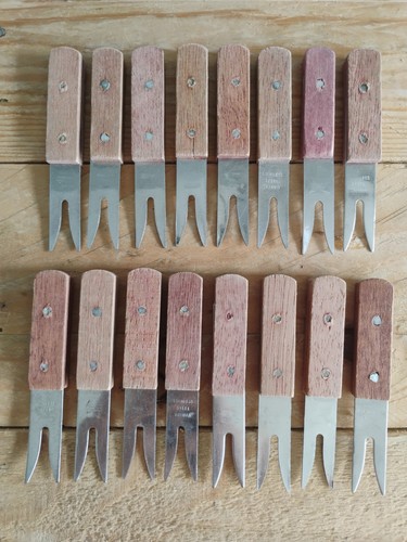 Job lot wooden handle - job,