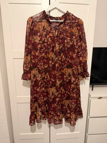 Primark burgundy brown floral