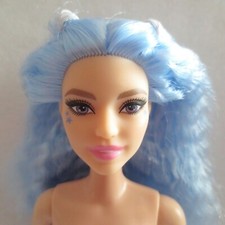 NEW! 2021 Barbie Fashionista