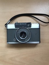 OLYMPUS Pen-EE 35mm Half Frame