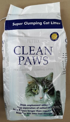 Clean paws cat - paws,