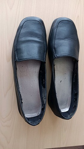 Pre owned black ladies foot - owned,