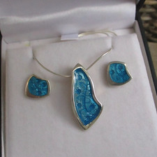 LOVELY MALCOLM GRAY FOR ORTAC STERLING SILVER & ENAMAL PENDANT & EARRINGS BOXED