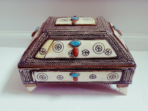 Metal jewelry box turquoise - metal,