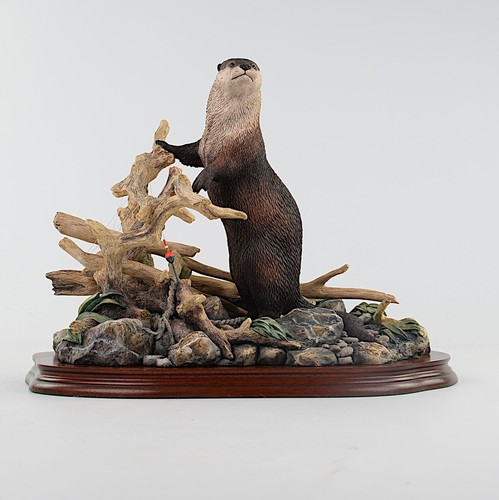 Border fine arts otter - border,