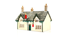 HORNBY 00 GAUGE SKALEDALE - R8705 - SARACENS HEAD PUB - UNBOXED