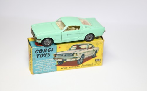 Corgi 320 ford mustang - 320,