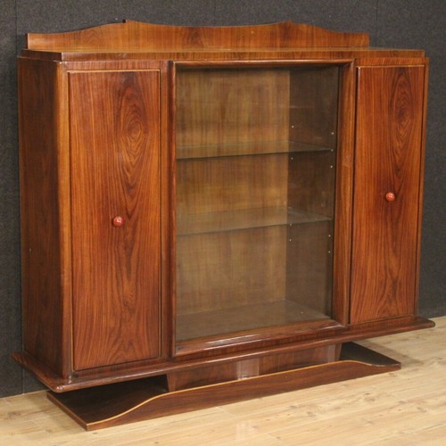 Vitrine bookcase display