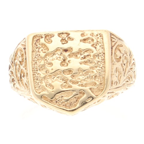 9ct yellow gold three lions - 9ct,