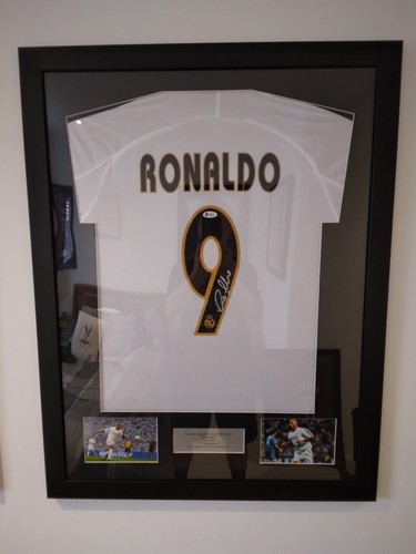 Framed signed ronaldo real - signed,