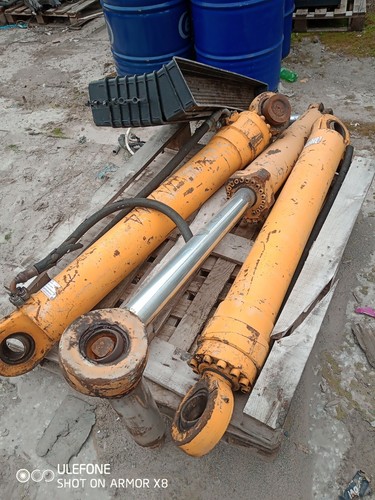 Large excavator ram - large,