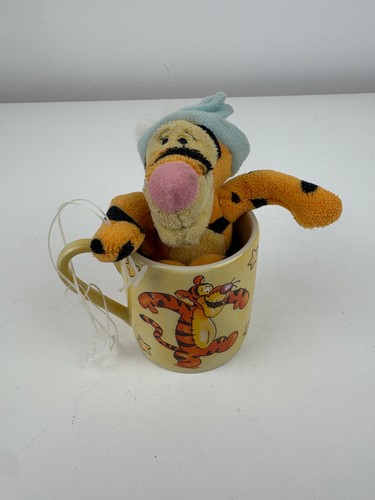 Small yellow disney store - small,