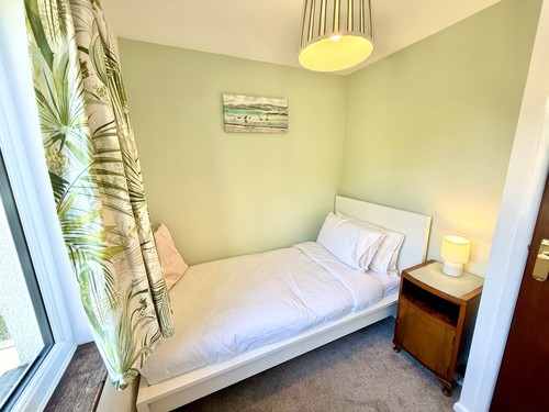 Ikea malm white single bed - ikea,