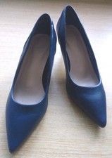 M & S SIZE 3 NAVY LEATHER