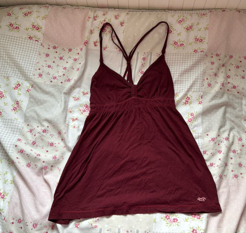 Hollister burgundy neck - hollister,