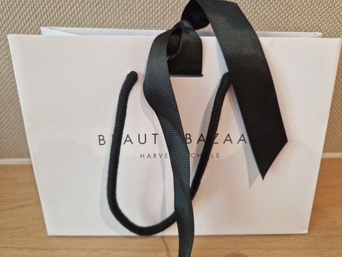 Harvey nichols beauty bazaar - harvey,