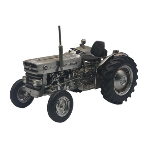 Universal hobbies tractor - hobbies, 1/16