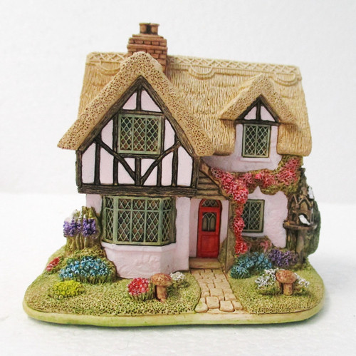 Lilliput lane hockley lodge - lilliput,