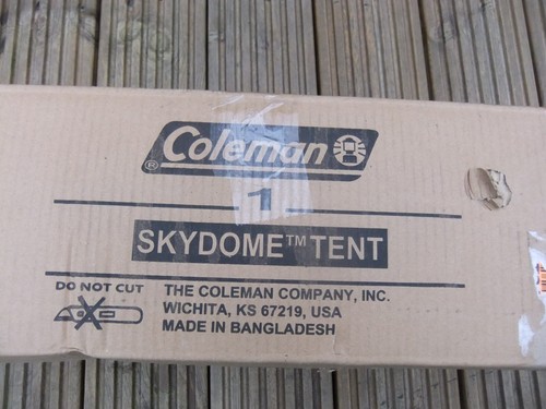 Coleman skydome tent - tent, person