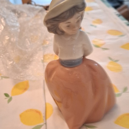Nao lladro girl figurine - nao,