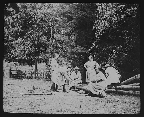 Photo young girls - photo, sawing