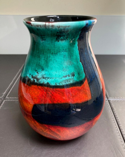 Poole pottery 17cm vase hand - pottery,
