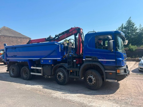 Scania 8x4 tipper grab - tipper,