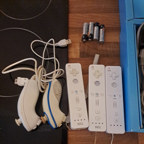 Nintendo wii boxed white - nintendo,