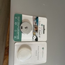 TrackR Bravo Tracking Device Find Lost Items Crowd GPS  + water resistant sleeve