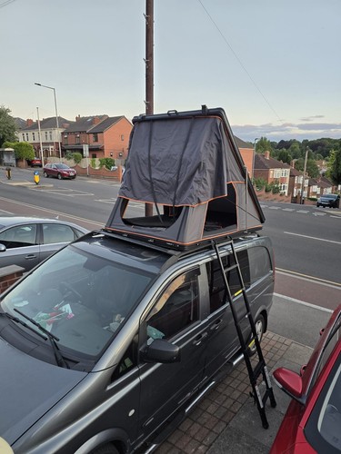 Hard shell rooftop tent - hard,