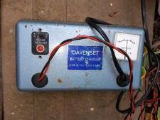 Davenset Vintage Battery Charger 6v/12v TESTED WORKING.