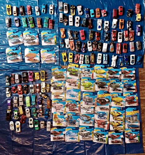 Random hotwheels buy 1 - random,