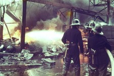 FIRE BRIGADE FIRE IN A TIMBER YARD 1976 (35MM SLIDE) LOT C95