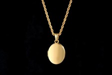 Locket Pendant Necklace Gold